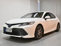 käytetty Toyota Camry 2,5 Hybrid Active ** Suomi-auto / Merkkikirja / Adapt.Vakkari / Navi / P-Kamera / Lohko+sisäpistoke / Nahkasisusta **