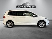 Käytetty VW Touran Highline 190 HP (139 kW) 2016 Valkoinen Tila-auto