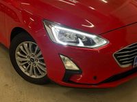 Käytetty Ford Focus Trend 101 HP (74 kW) 2018 Punainen Sedan