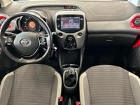 Käytetty Toyota Aygo X-play 72 HP (52 kW) 2020 Punainen Viistoperä