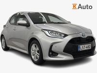 Käytetty Toyota Yaris Hybrid Active 116 HP (85 kW) 2021 Hopea Viistoperä