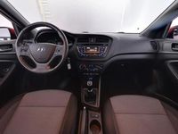Käytetty Hyundai i20 102 HP (75 kW) 2017 Punainen Viistoperä