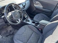 Käytetty Kia Niro LX 105 HP (77 kW) 2017 Punainen Katumaasturi