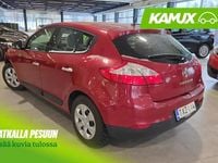 Käytetty Renault Mégane III Dynamique 131 HP (96 kW) 2012 Punainen Viistoperä