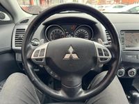 käytetty Mitsubishi Outlander 2,4 MIVEC CVT AT Instyle NAVI Business / Vetokoukku / Nahkaverhoilu / Sähköpenkit / Navi / Lohkolämmitin