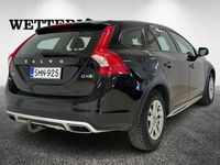 käytetty Volvo V60 CC D4 AWD Classic aut / VOC / Koukku / Xenon-valot - Rahoituskorko alk. 2,99%+kulut -