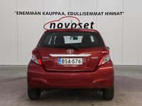 Käytetty Toyota Yaris Multidrive S 99 HP (72 kW) 2012 Punainen Viistoperä