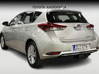 Käytetty Toyota Auris Hybrid Active 99 HP (72 kW) 2016 Hopea Viistoperä