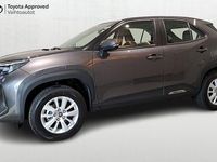 Käytetty Toyota Yaris Cross Active 116 HP (85 kW) 2024 Harmaa Katumaasturi