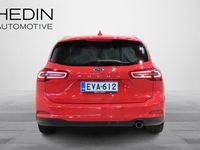 Käytetty Ford Focus Titanium 126 HP (92 kW) 2024 Punainen Farmari