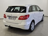 Käytetty Mercedes B180 122 HP (89 kW) 2012 Tila-auto
