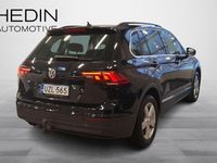 Käytetty VW Tiguan Comfortline 125 HP (91 kW) 2016 Musta Katumaasturi