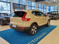 Käytetty Volvo XC40 Plus 163 HP (119 kW) 2025 Katumaasturi