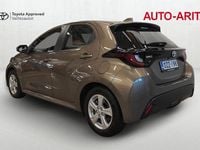 Käytetty Toyota Yaris Hybrid Active 116 HP (85 kW) 2023 Viistoperä