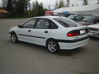 Käytetty Renault Laguna 90 HP (66 kW) 1996 Valkoinen Farmari