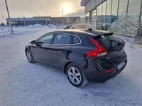 Käytetty Volvo V40 Business Edition 114 HP (83 kW) 2014 Musta Viistoperä
