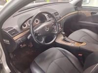Käytetty Mercedes E280 Avantgarde 190 HP (139 kW) 2009 Hopea / harmaa Sedan