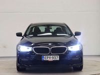 käytetty BMW 518 518 G30 Sedan d A Comfort Sport Summer Edition - Lämmitettävä ohjauspyörä, Display Key monitoimia