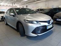 käytetty Toyota Camry 2,5 Hybrid Active - **Korkotarjous 1,59%+kulut**Toimitusmahdollisuus koko Suomeen** -