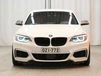 käytetty BMW M240 F22 xDrive Coupé LCI ** H&K / Adapt.Vakkari / Adapt.LED / Prof. Navi / Alpinweiss 3 / Punaiset sähkönahat **