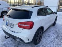 Käytetty Mercedes GLA200 Business 136 HP (100 kW) 2016 Valkoinen Katumaasturi