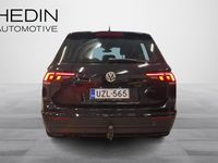 Käytetty VW Tiguan Comfortline 125 HP (91 kW) 2016 Musta Katumaasturi
