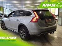 Käytetty Volvo V60 CC Business Edition 150 HP (110 kW) 2017 Hopea / harmaa Farmari