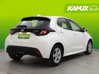 Käytetty Toyota Yaris Hybrid Active 116 HP (85 kW) 2023 Valkoinen Sedan
