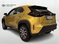 Käytetty Toyota Yaris Cross Active 116 HP (85 kW) 2021 Keltainen Katumaasturi