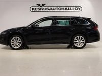 Käytetty Skoda Octavia Style 150 HP (110 kW) 2025 Musta Farmari