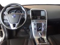 Käytetty Volvo XC60 Momentum 190 HP (139 kW) 2017 Katumaasturi