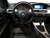 käytetty BMW 330 xd M-Sport * RAHOITUS 0e KÄSIRAHALLA * NAVIGOINTI PROFESSIONAL * HIFIT * TUTKAT * ALCANTARA * TAKAVERHOT * OHJELMOINTI