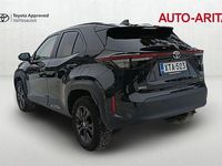 Käytetty Toyota Yaris Cross Plus 114 HP (83 kW) 2024 Musta Katumaasturi