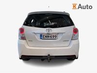 Käytetty Toyota Verso Multidrive S 147 HP (108 kW) 2015 Valkoinen Tila-auto