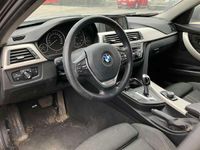 käytetty BMW 320 320 F31 Touring d A xDrive Tulossa / Sport penkit / P-tutkat / Lohkolämmitin / Kysy myyjiltämme lisä