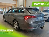 Käytetty Skoda Octavia Style 200 HP (147 kW) 2022 Harmaa / hopea Farmari