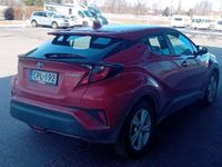 käytetty Toyota C-HR 1,8 Hybrid Active Edition - Suomi-auto, merkkiliikkeen huoltokirja, haluttu CHR-hybridi!