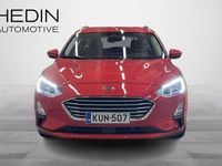 Käytetty Ford Focus Trend 125 HP (91 kW) 2021 Punainen Farmari