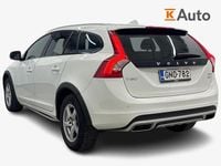 Käytetty Volvo V60 CC Summum 190 HP (139 kW) 2016 Valkoinen Farmari