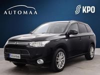 Käytetty Mitsubishi Outlander P-HEV Intense+ 121 HP (88 kW) 2013 Musta Farmari