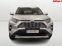 Käytetty Toyota RAV4 Hybrid Active 178 HP (130 kW) 2020 Hopea Katumaasturi