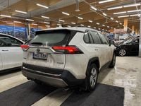 Käytetty Toyota RAV4 Hybrid Edition 178 HP (130 kW) 2022 Katumaasturi