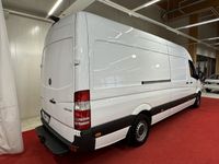 käytetty Mercedes Sprinter 316CDI pitkä A3 Aut. - *sis. ALV.! Lisälämmitin, kuljettajan mukavuusistuin, vetokoukku, peruutuskamera ym!* Tilava ja tukeva B-kortilla ajettava kuormajuhta lähes tonnin kantavuudella ja yli nelimetr