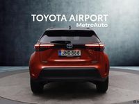 Käytetty Toyota Yaris Cross 116 HP (85 kW) 2023 Met. oranssi Katumaasturi