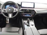 käytetty BMW 520 5-sarja G31 Touring 520d A xDrive M Sport MHEV - Yli 5000€ edulla nopeaan toimitukseen massasta erottuva d xDrive M Sport