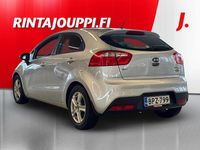 Käytetty Kia Rio EX 109 HP (80 kW) 2013 Hopea Viistoperä