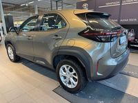 Käytetty Toyota Yaris Cross Active 116 HP (85 kW) 2024 Ruskea (beige) Katumaasturi