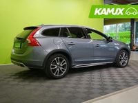 Käytetty Volvo V60 CC Summum 150 HP (110 kW) 2016 Hopea / harmaa Farmari
