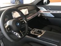 käytetty BMW i7 G70 xDrive 60 M-Sport // Executive / Connoisseur / Bowers & Wilkins Diamond / Takatilan TV / Upea