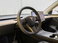 käytetty Tesla Model Y Long Range Dual Motor AWD / EAP Autopilot (3800?) / 20' Induction / Lämpöpumppu / Premium Audio / 2